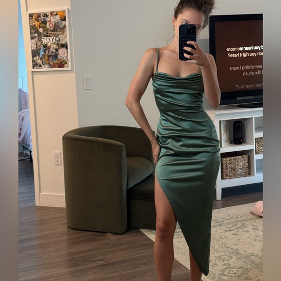 WINDSOR DRESS - Picture 1 of 3